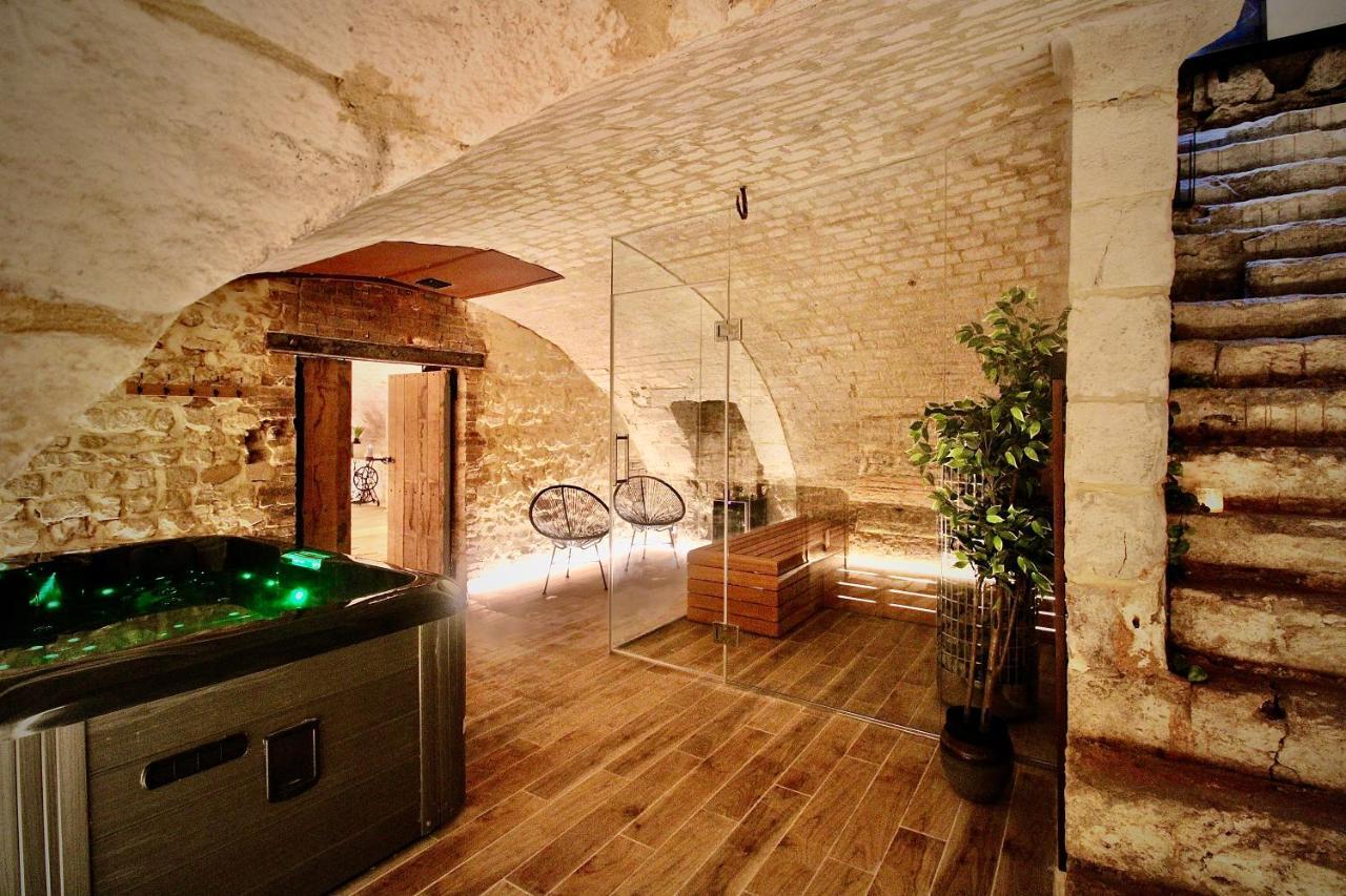 Spa Gaalor***** - Jacuzzi & Sauna A Rouen Exterior photo